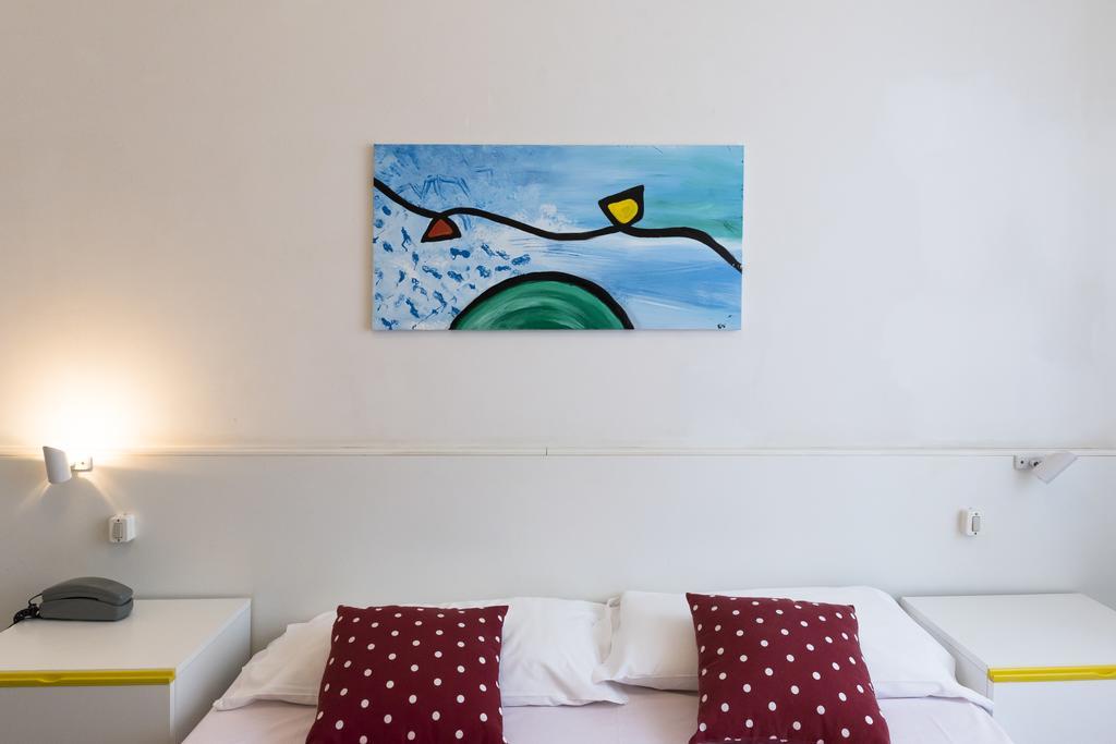 Hotel Flying Pesaro Exterior photo